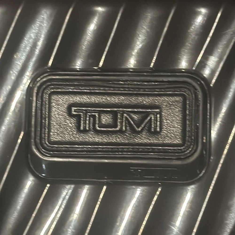 Authentic Tumi designer Men's Black Toiletry zipper semi hard case Bag